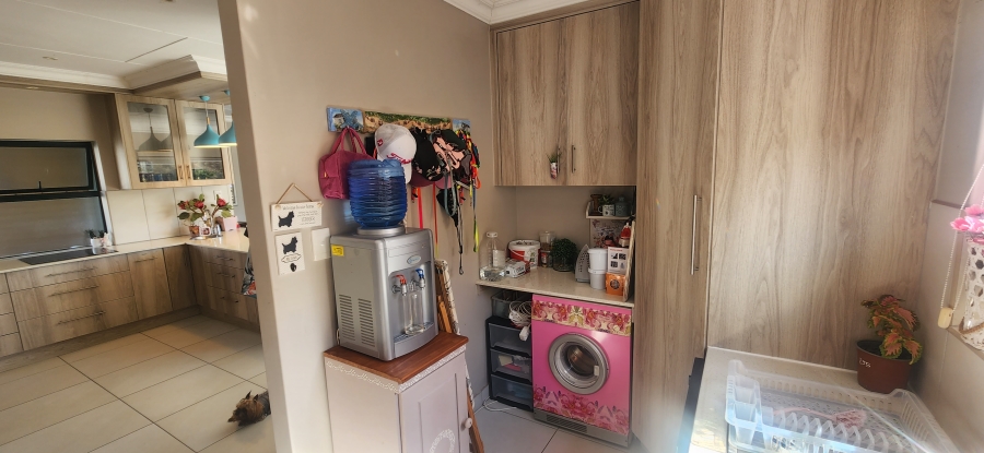 6 Bedroom Property for Sale in Dana Bay Western Cape